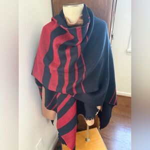 NWT! Banana Republic has Reversible blue and red stripped wrap!